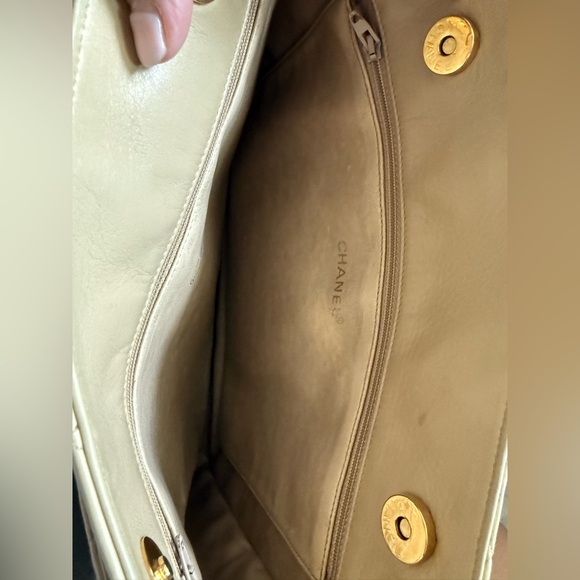 Chanel Metellase Chain Shoulder Bag - Picture 16 of 16